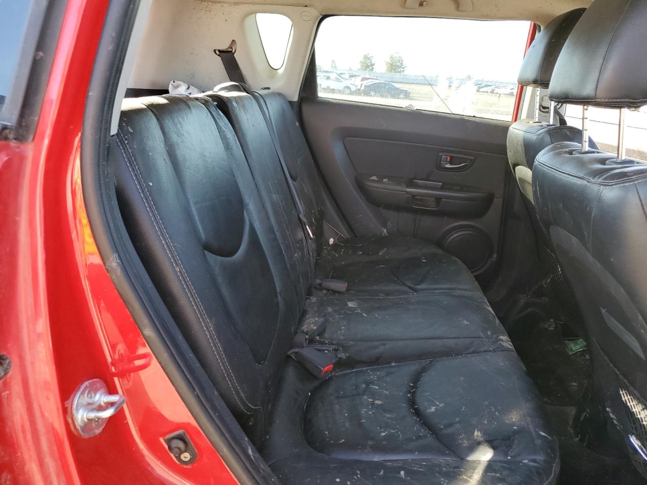 KNDJT2A22B7291831 2011 Kia Soul +