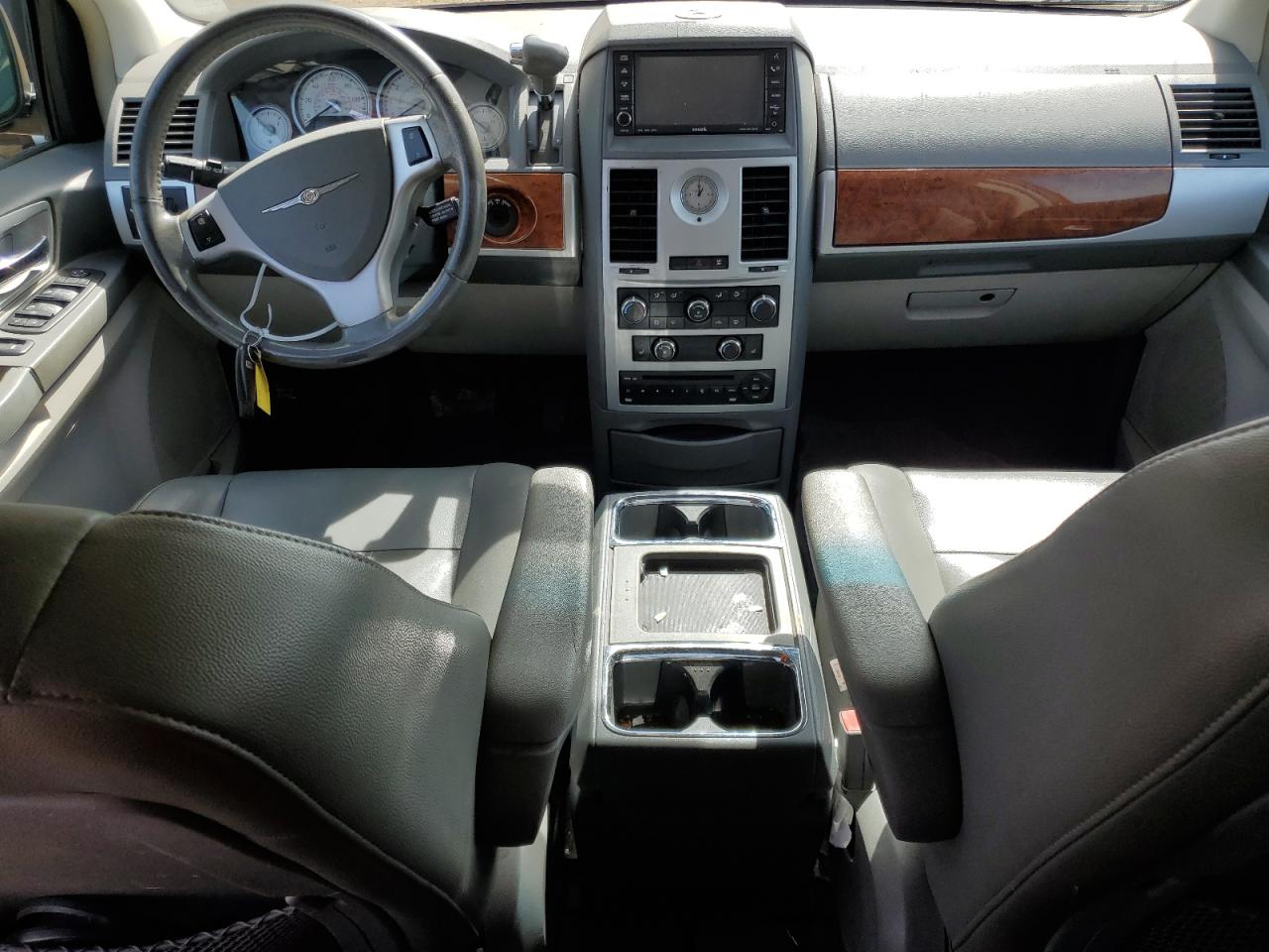 2A8HR541X9R513857 2009 Chrysler Town & Country Touring