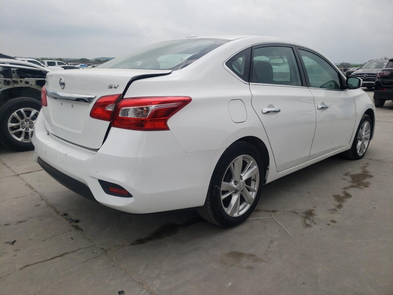 VIN: 3N1AB7AP7KL612711 2019 NISSAN SENTRA