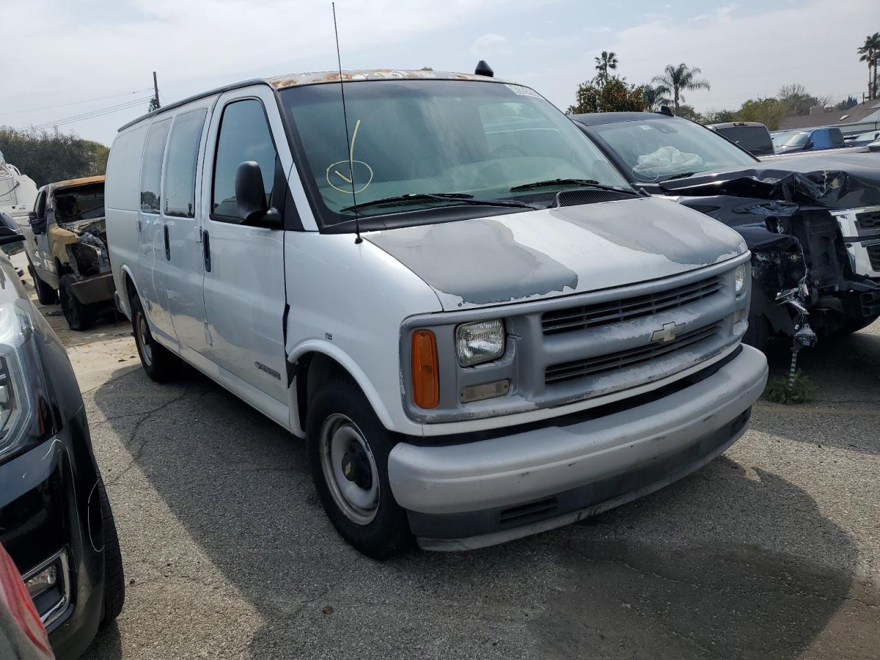 1GCFG25W211136186 2001 Chevrolet Express G2500