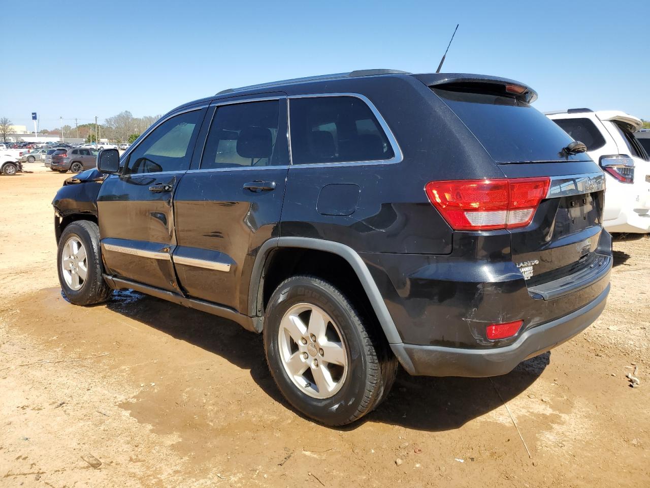 1J4RS4GG0BC515555 2011 Jeep Grand Cherokee Laredo