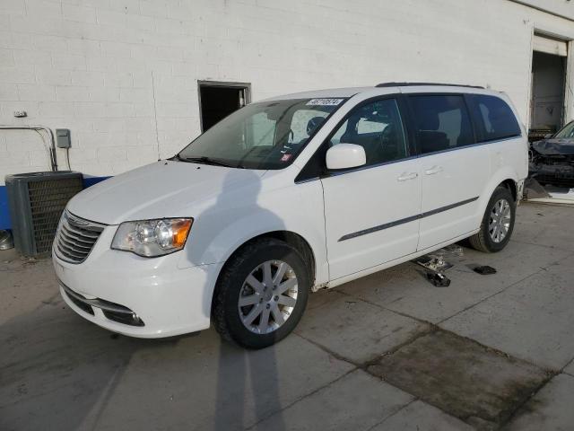 Lot #2428624608 2016 CHRYSLER TOWN & COU salvage car