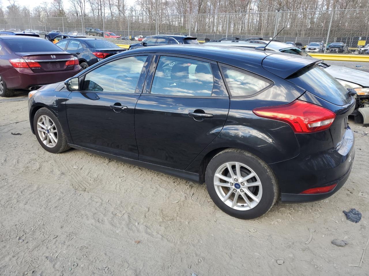 1FADP3K21FL228227 2015 Ford Focus Se