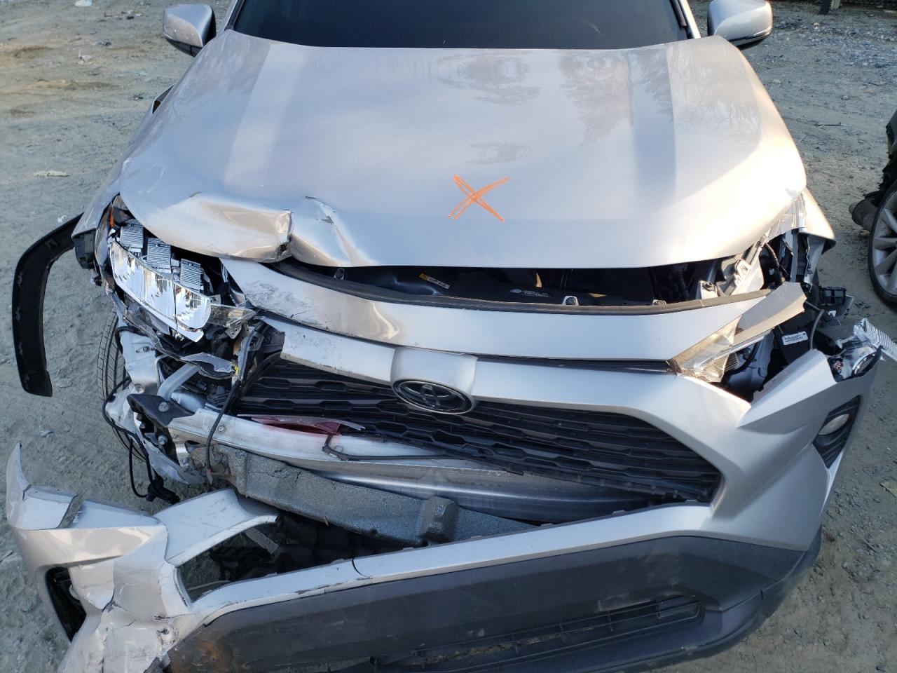 2T3P1RFV4MW225722 2021 Toyota Rav4 Xle