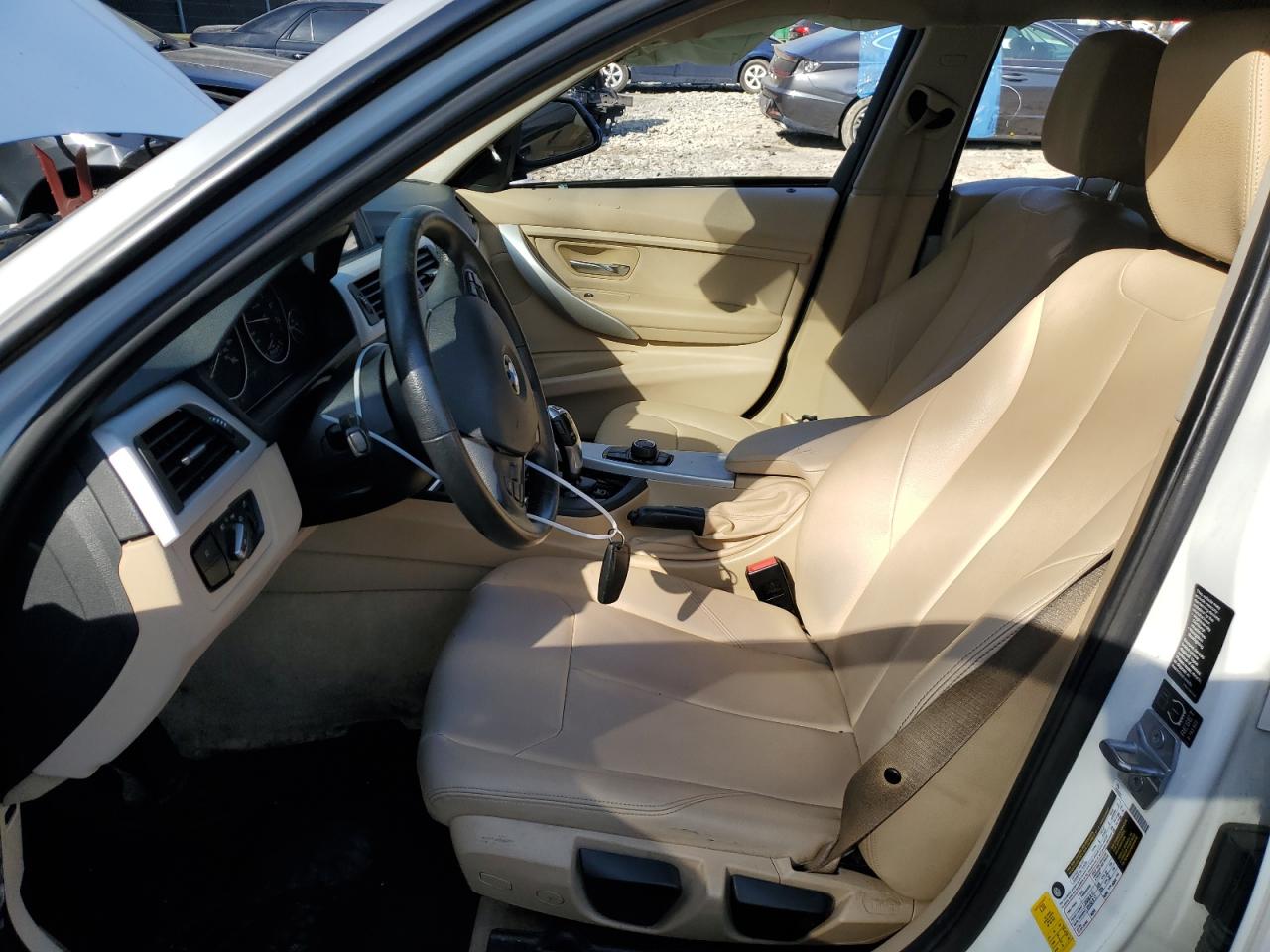 WBA3B1G58ENT00052 2014 BMW 320 I