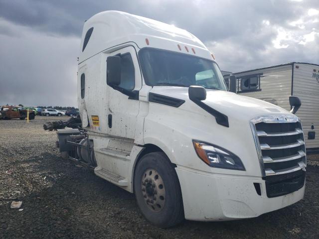 Lot #2440491247 2020 FREIGHTLINER CASCADIA 1 salvage car