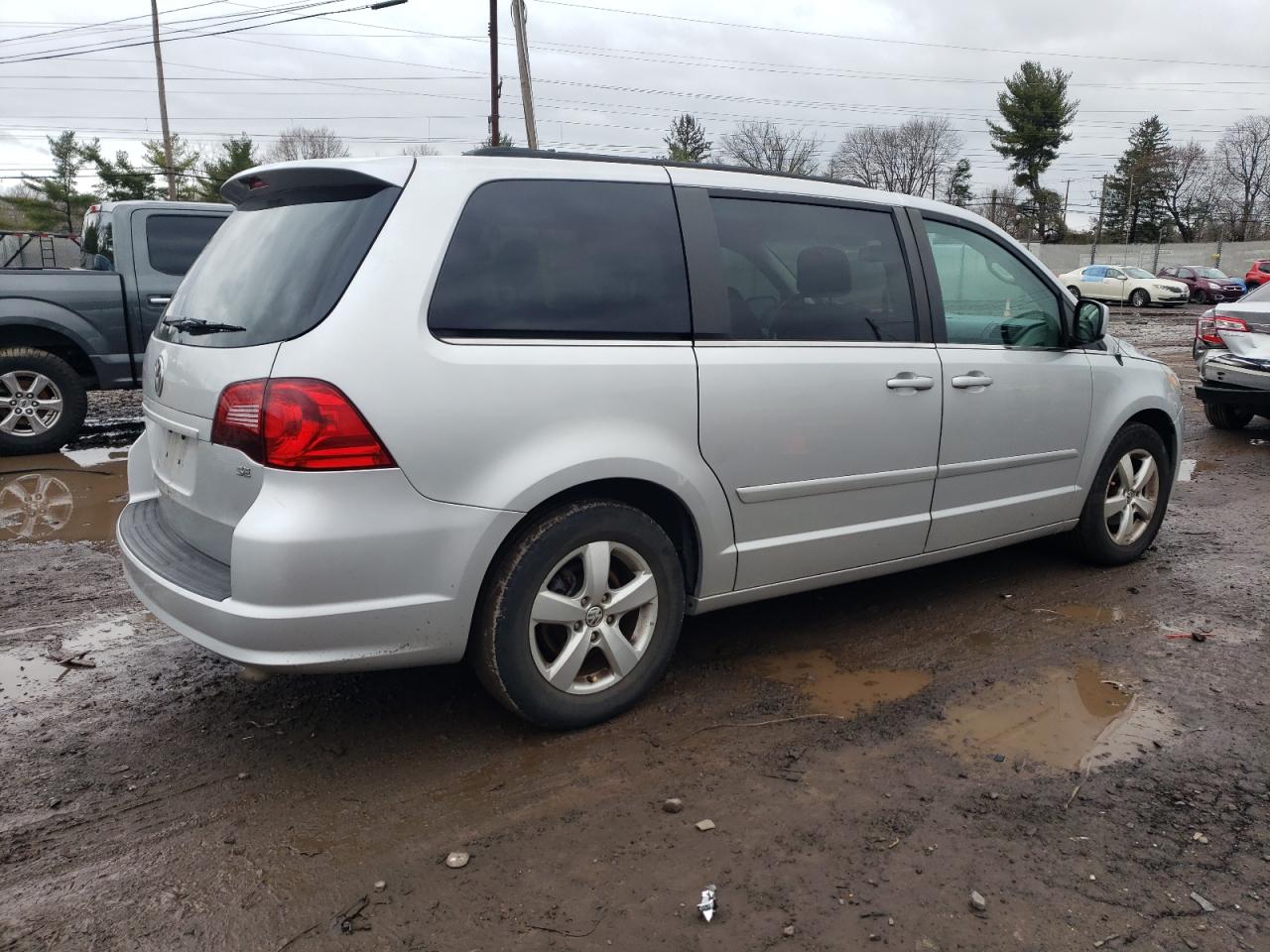 2v4rw3dg9br622061 2V4RW3DG9BR622061 2011 Volkswagen Routan Se