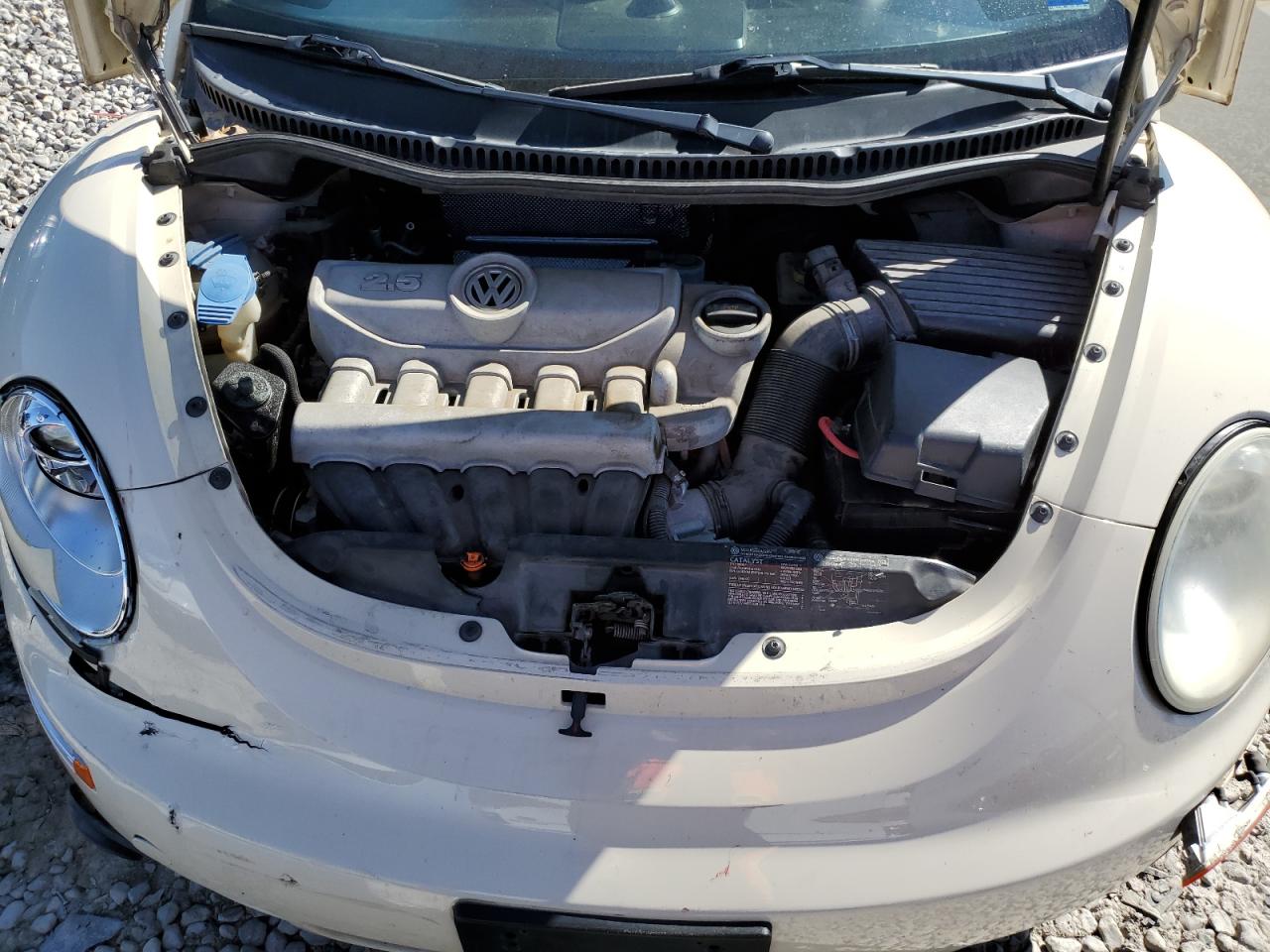 3VWSF31Y26M320162 2006 Volkswagen New Beetle Convertible Option Package 2