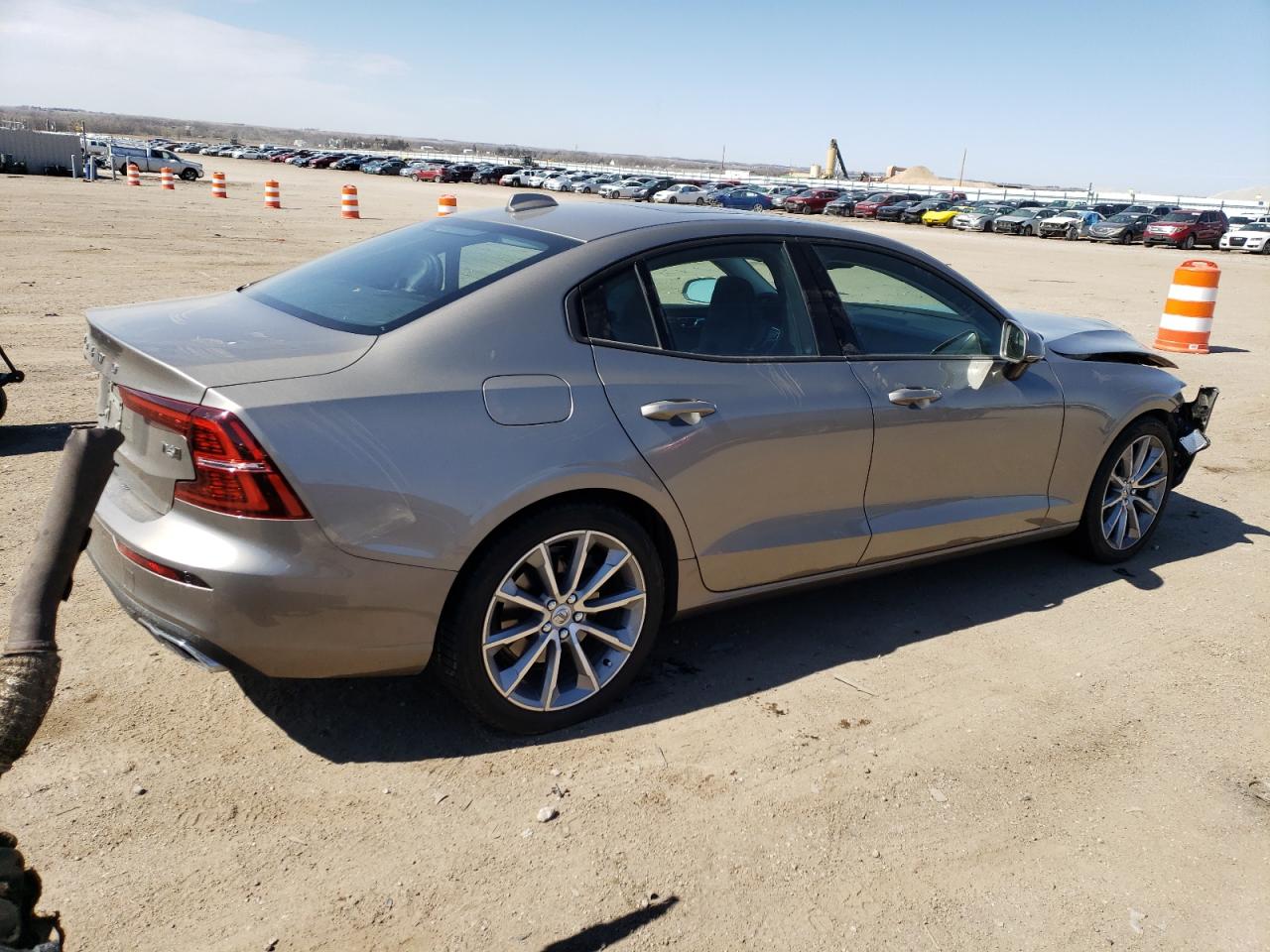 7JRA22TK1LG060177 2020 Volvo S60 T6 Momentum