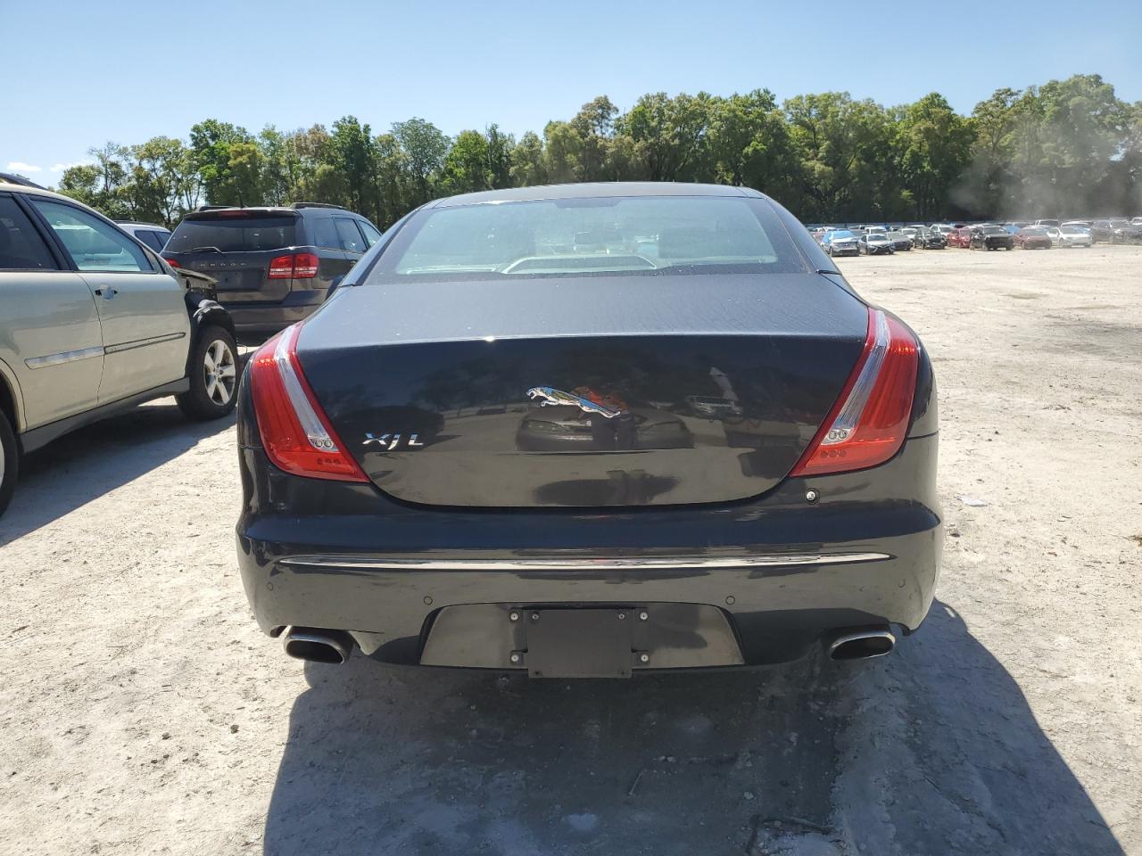 SAJWA2GB8CLV29775 2012 Jaguar Xjl