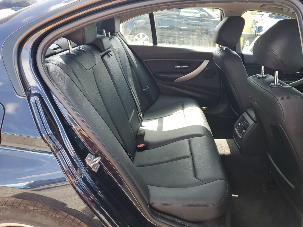 WBA3B1G50FNT05036 2015 BMW 320 I