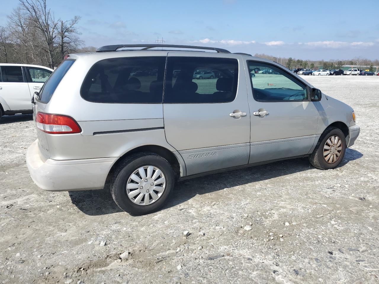 4t3zf13c12u475835 4T3ZF13C12U475835 2002 Toyota Sienna Le