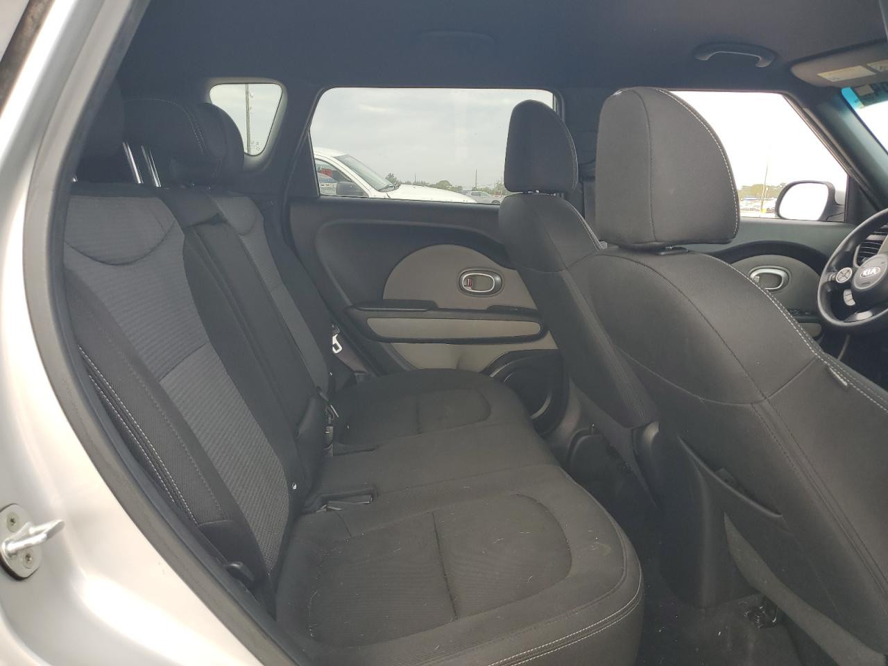 KNDJP3A58H7416733 2017 Kia Soul +