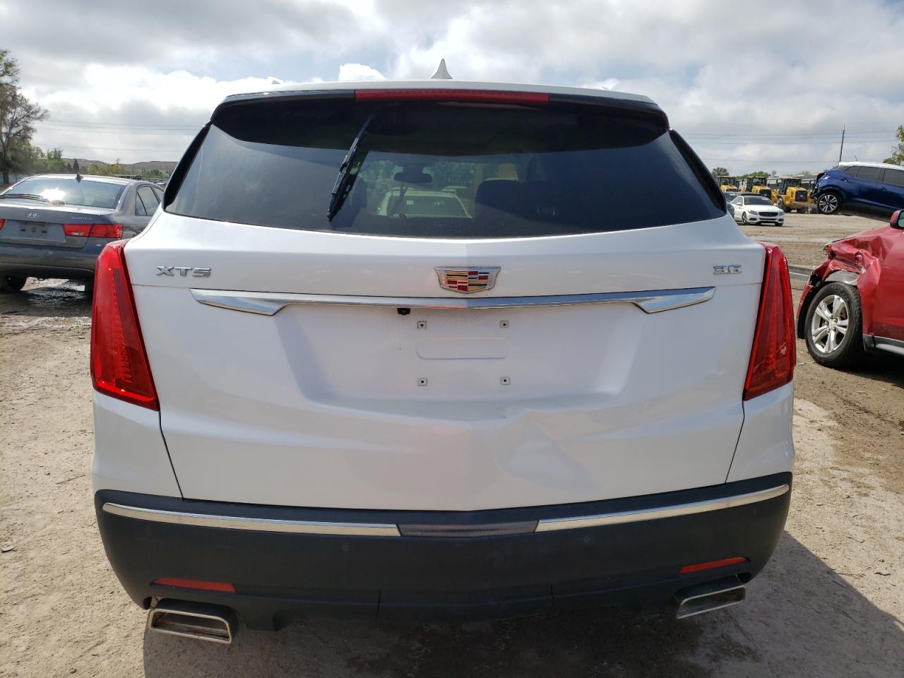 1gykncrs2kz252468 1GYKNCRS2KZ252468 2019 Cadillac Xt5 Luxury
