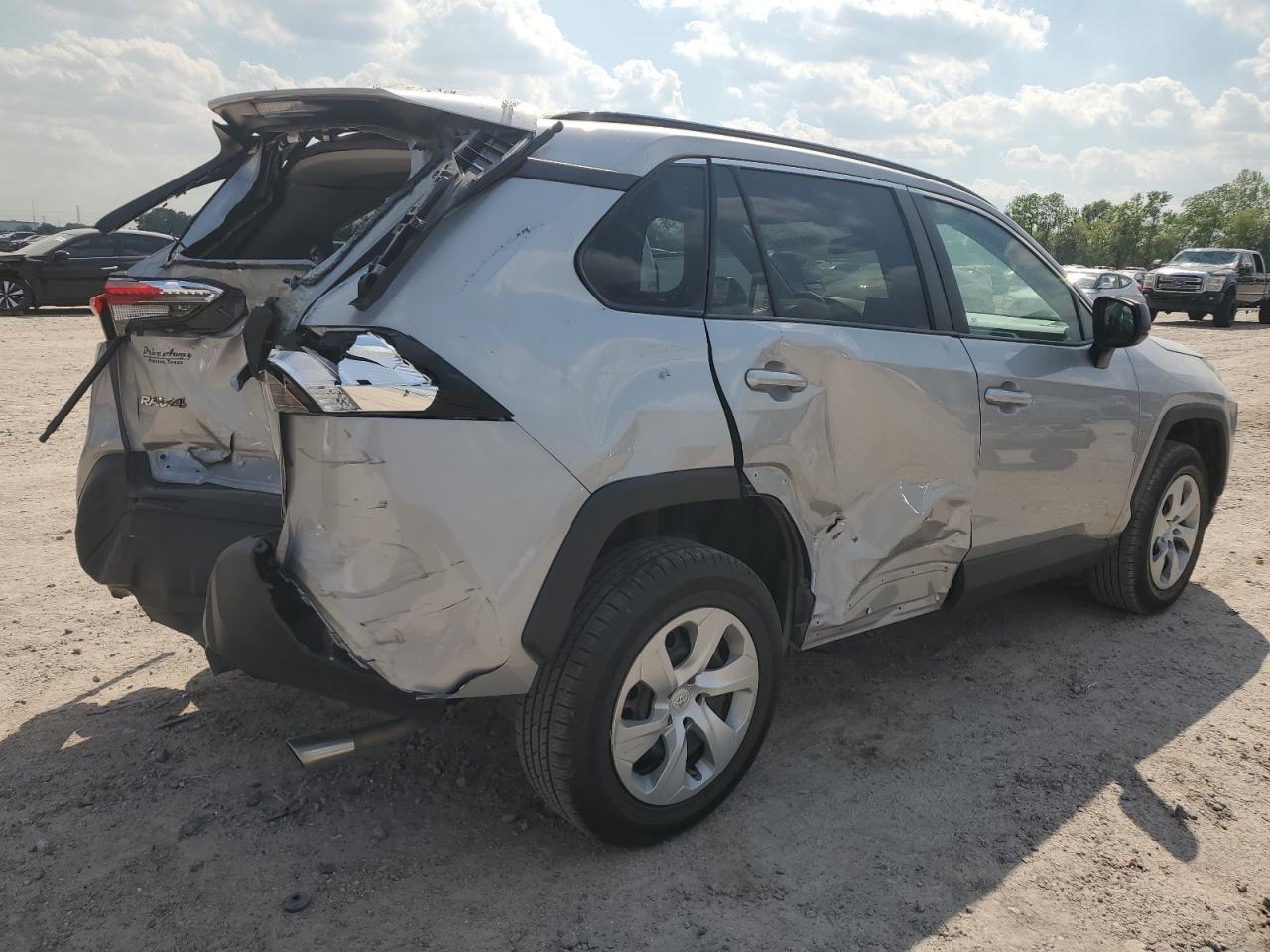 2T3F1RFV0MW176210 2021 Toyota Rav4 Le