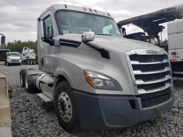 Lot #2440987068 2019 FREIGHTLINER CASCADIA 1 salvage car