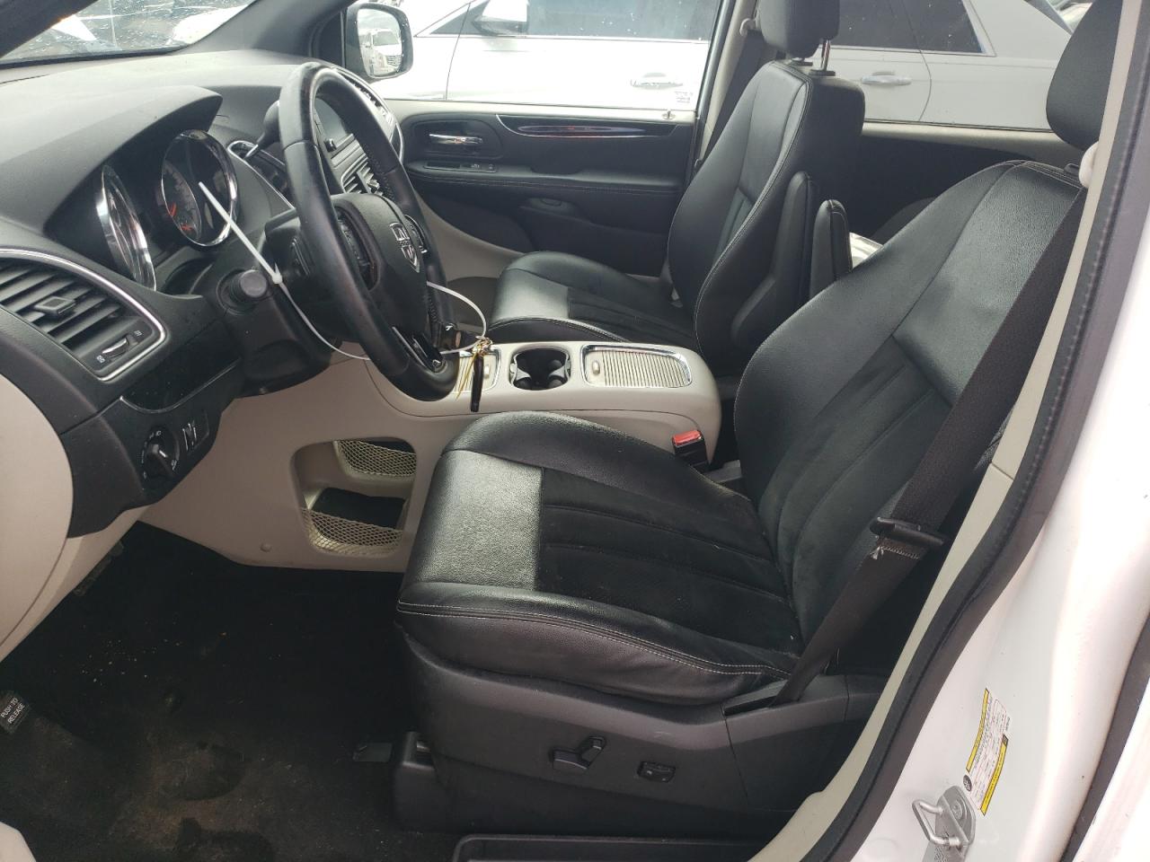 2C4RDGCG4HR755148 2017 Dodge Grand Caravan Sxt