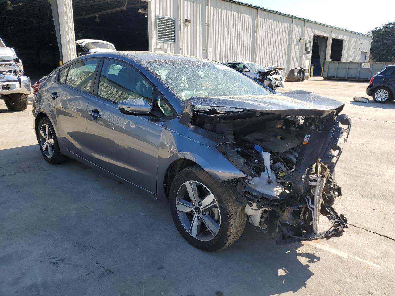 2018 Kia Forte Lx vin: 3KPFL4A73JE200318