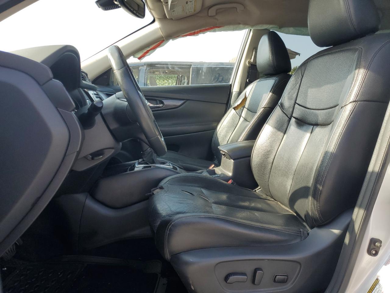 5N1AT2MT4JC738715 2018 Nissan Rogue S