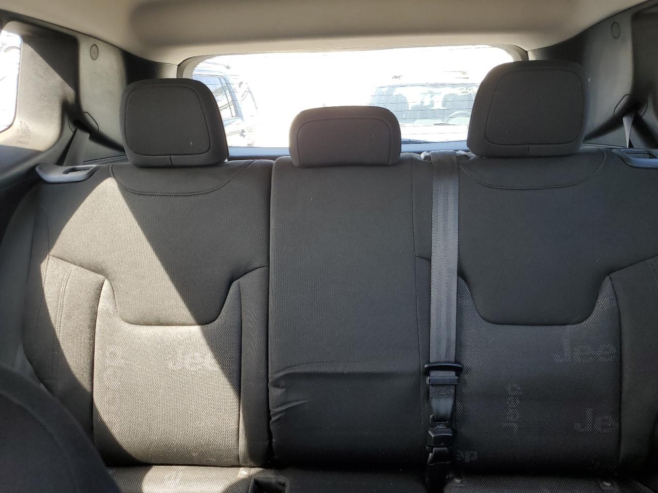 ZACCJBAT6FPB77895 2015 Jeep Renegade Sport