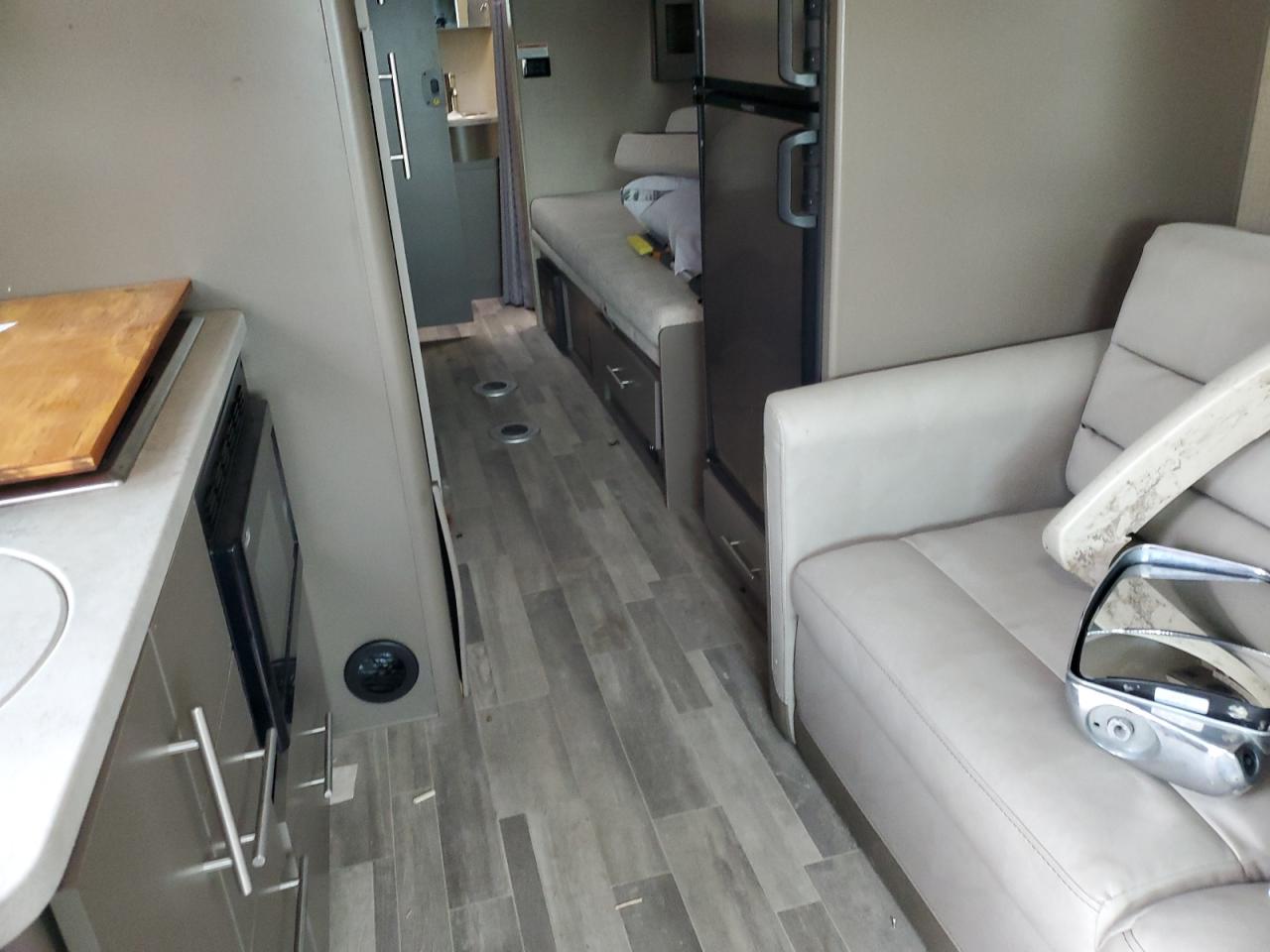 VIN: 1FC4E4KS0JDC27336 2019 THMC MOTORHOME