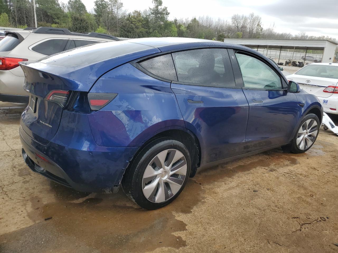 2022 Tesla Model Y vin: 7SAYGDEE4NA005205