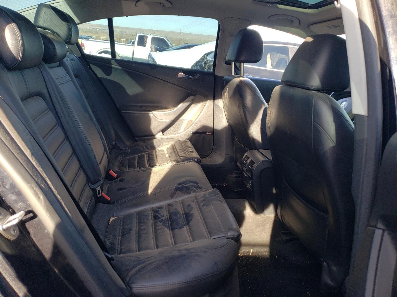 WVWCU73C38P011271 2008 Volkswagen Passat Vr6