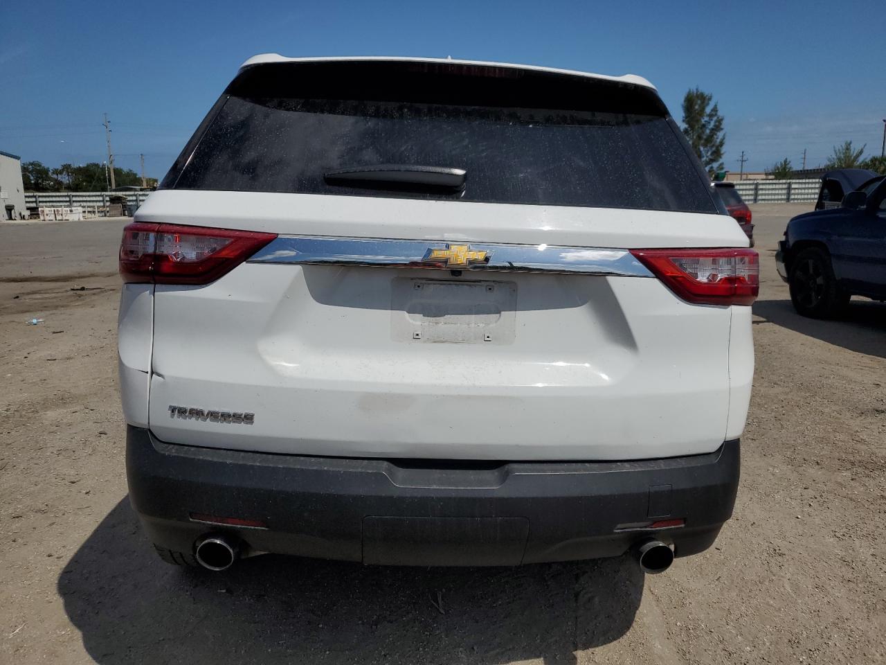 1GNERFKW7KJ286952 2019 Chevrolet Traverse Ls