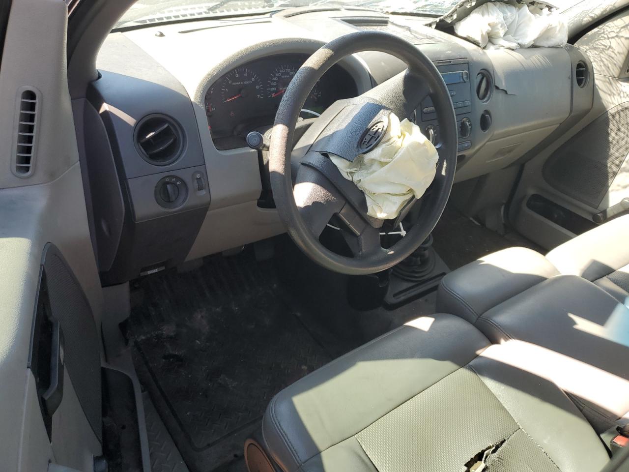 1FTRF12265NB94523 2005 Ford F150