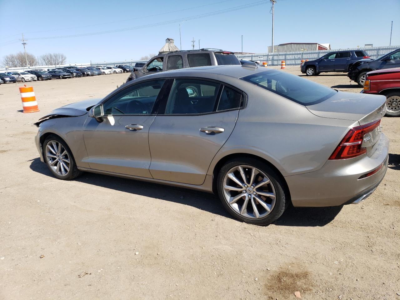 7JRA22TK1LG060177 2020 Volvo S60 T6 Momentum