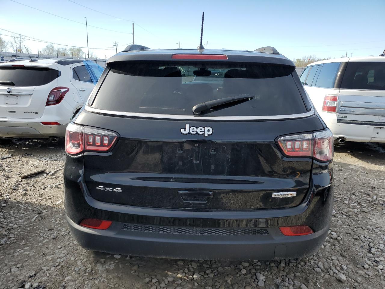 2017 Jeep Compass Latitude vin: 3C4NJDBB7HT672323