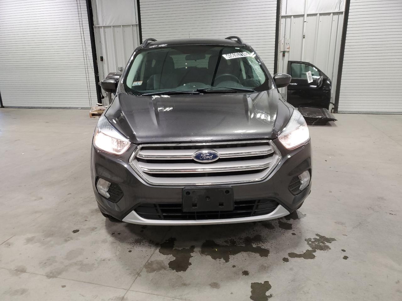 1FMCU0GD4JUC90498 2018 Ford Escape Se