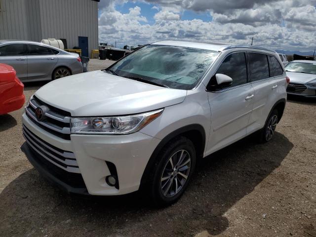 VIN 5TDKZRFH0KS334352 2019 Toyota Highlander, SE no.1