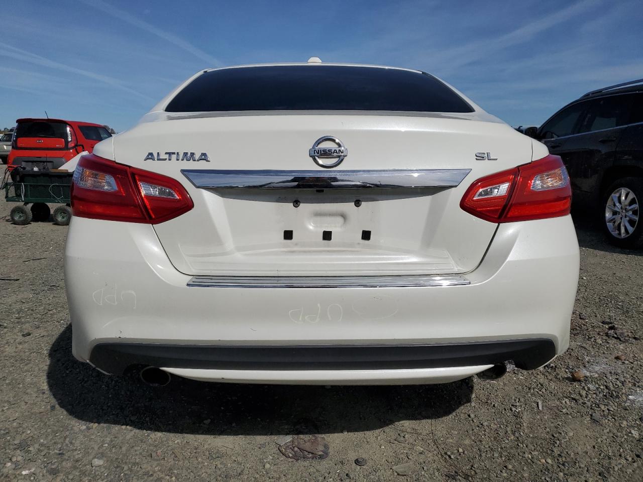 1N4AL3AP1GC230685 2016 Nissan Altima 2.5