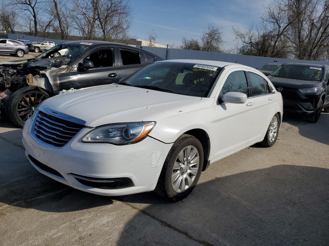 2014 Chrysler 200 Lx vin: 1C3CCBAB0EN142895