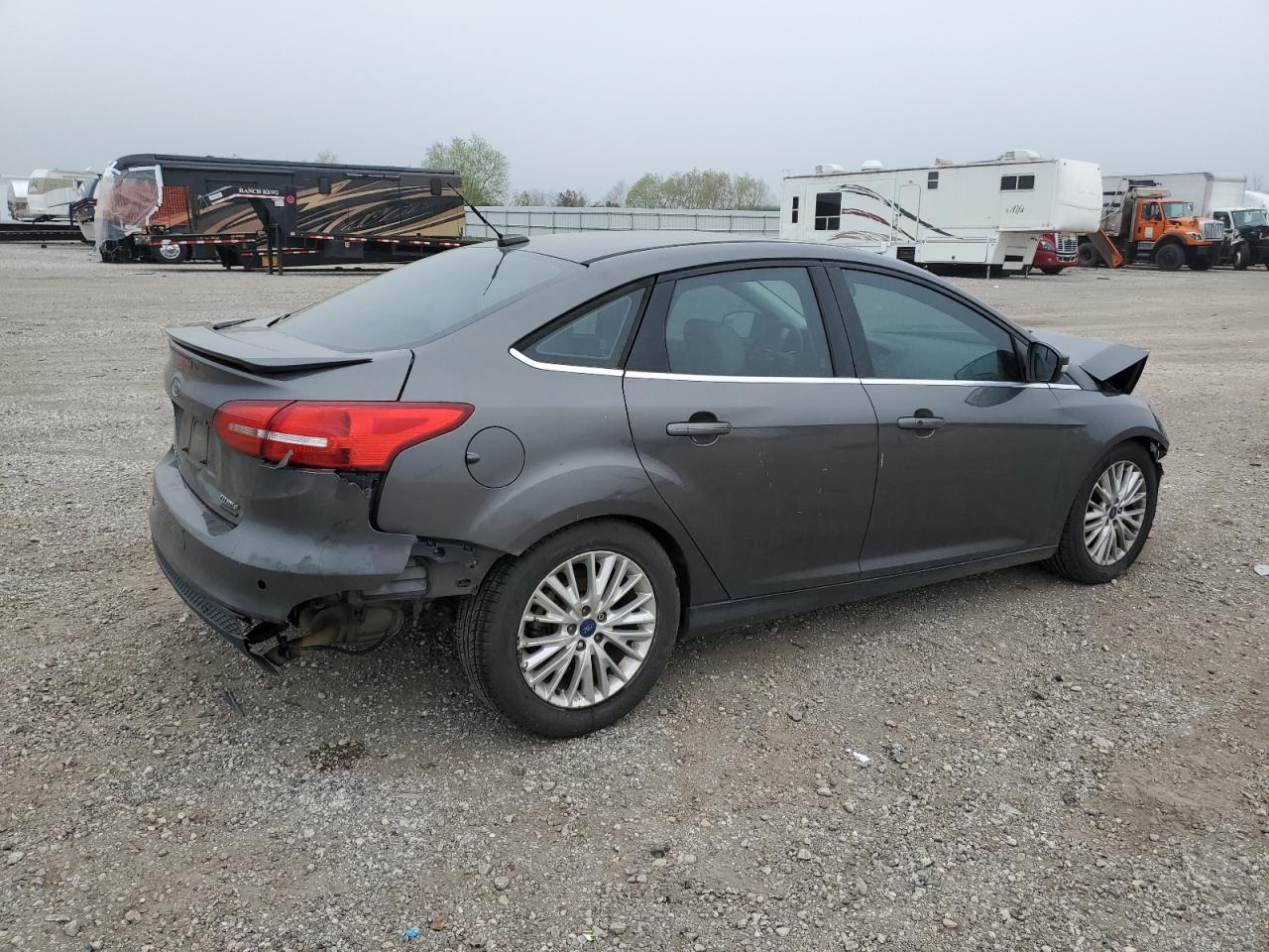 1FADP3J21GL261201 2016 Ford Focus Titanium