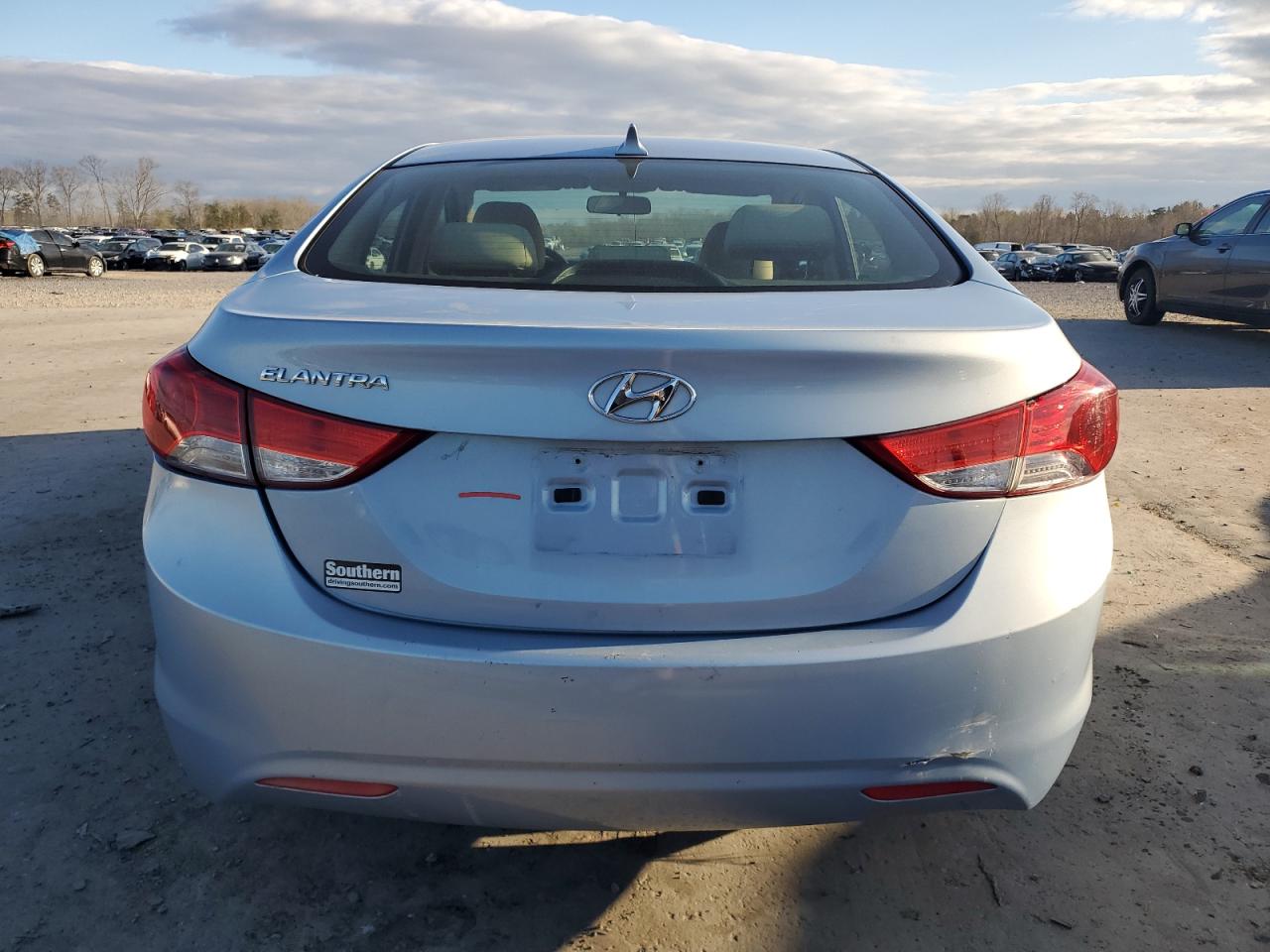 KMHDH4AE8CU434686 2012 Hyundai Elantra Gls