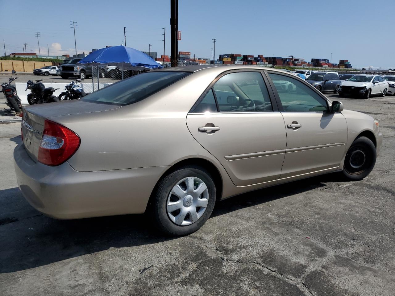 JTDBE32K820133957 2002 Toyota Camry Le