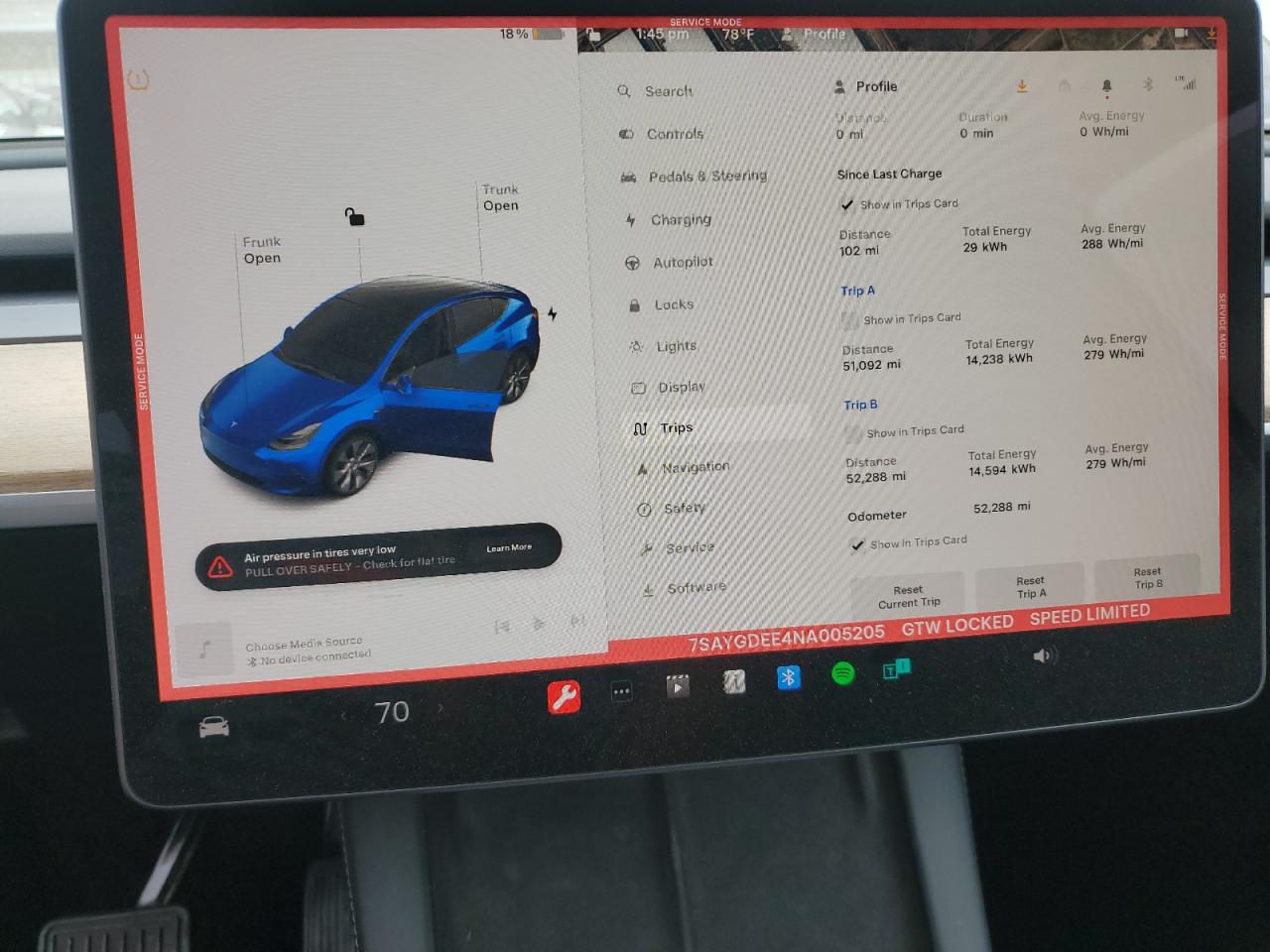 2022 Tesla Model Y vin: 7SAYGDEE4NA005205