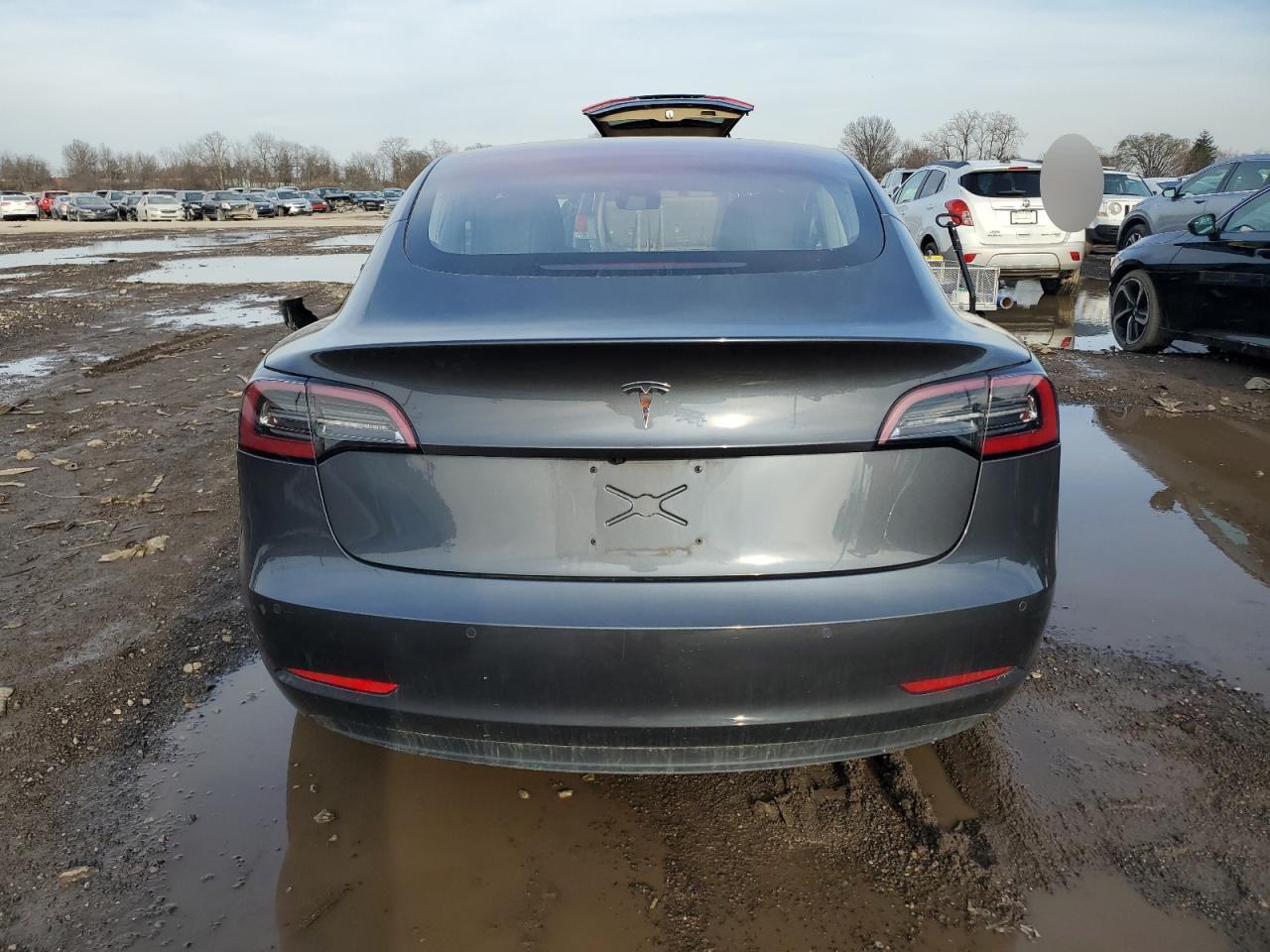 5YJ3E1EA6JF006023 2018 Tesla Model 3