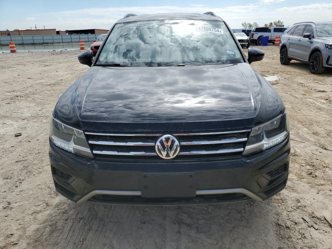 3VV3B7AX2JM079053 2018 Volkswagen Tiguan Se