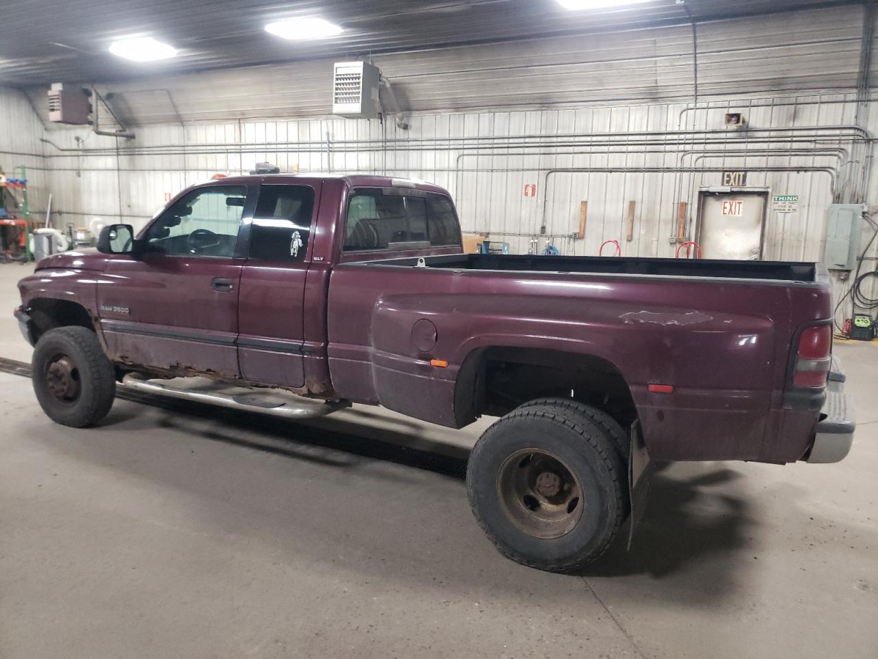1B7MF3364YJ137675 2000 Dodge Ram 3500