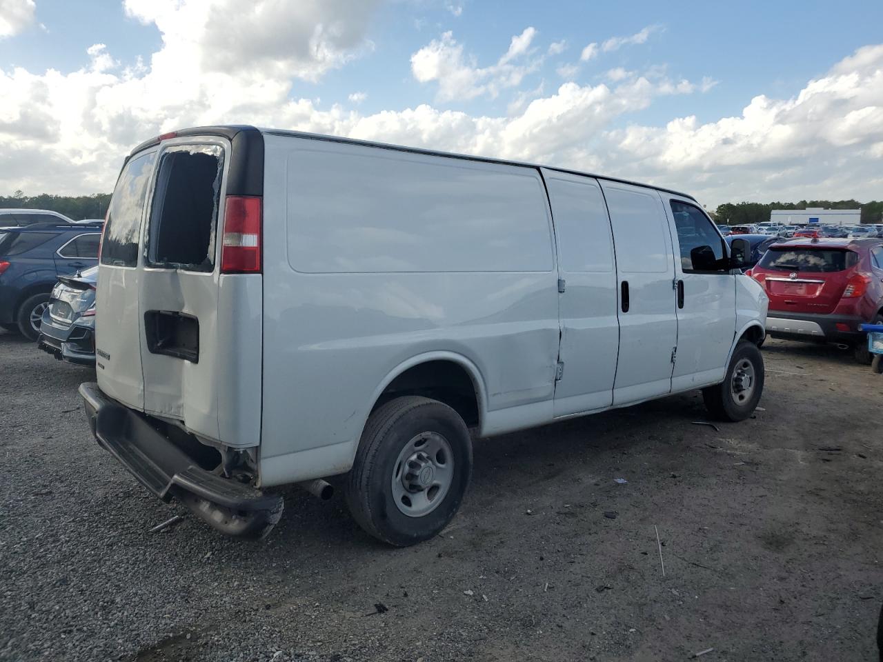 1GCWGBFF9H1107759 2017 Chevrolet Express G2500