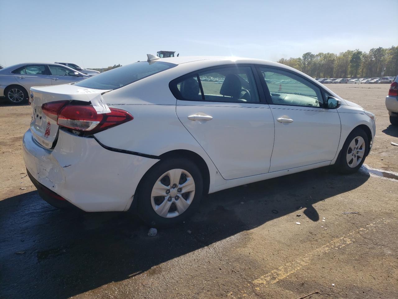 3KPFK4A7XJE220200 2018 Kia Forte Lx
