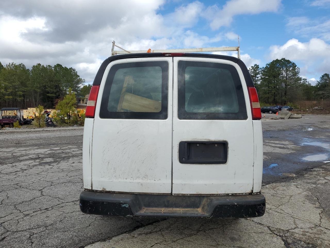 1GCWGFFA3B1117075 2011 Chevrolet Express G2500