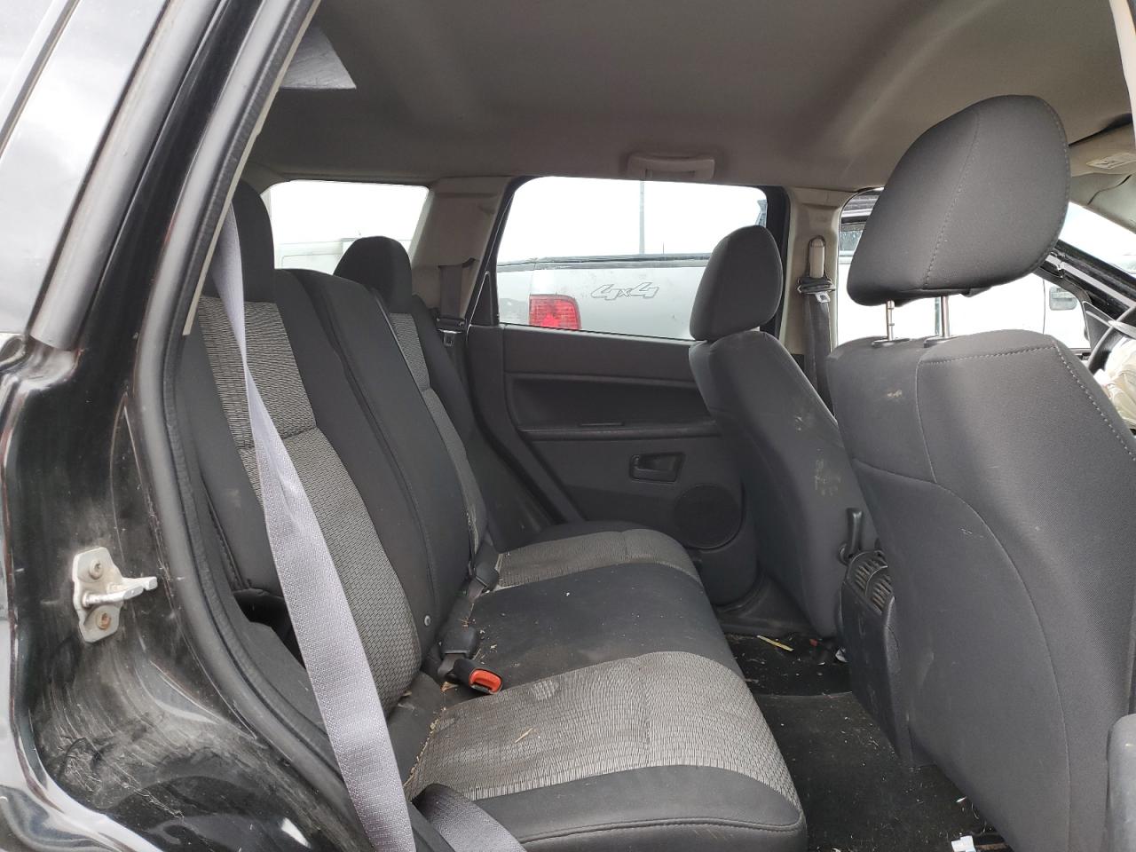 1J8GR48K68C131499 2008 Jeep Grand Cherokee Laredo