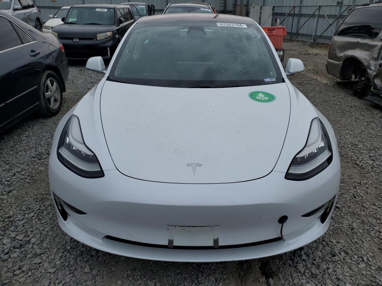 2018 Tesla Model 3 vin: 5YJ3E1EBXJF093899