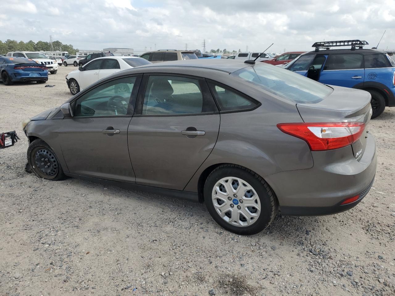 1FAHP3F23CL208021 2012 Ford Focus Se