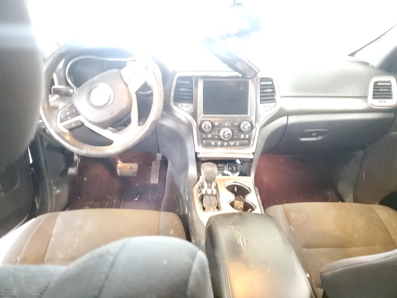 1C4RJEAG4HC763419 2017 Jeep Grand Cherokee Laredo