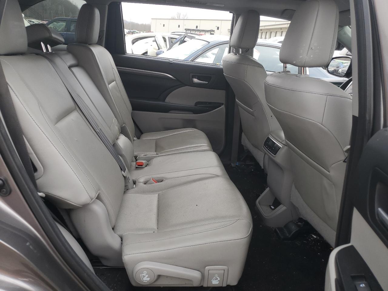 5TDYZRFH8JS275527 2018 Toyota Highlander Limited